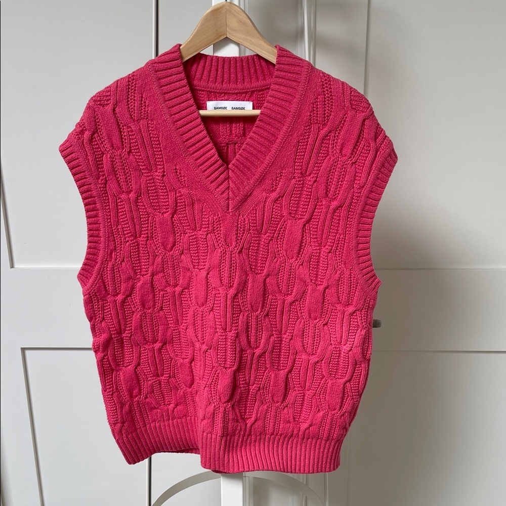 SAMSOE V-Neck Cable Knit Sweater Vest in Pink (brand new)